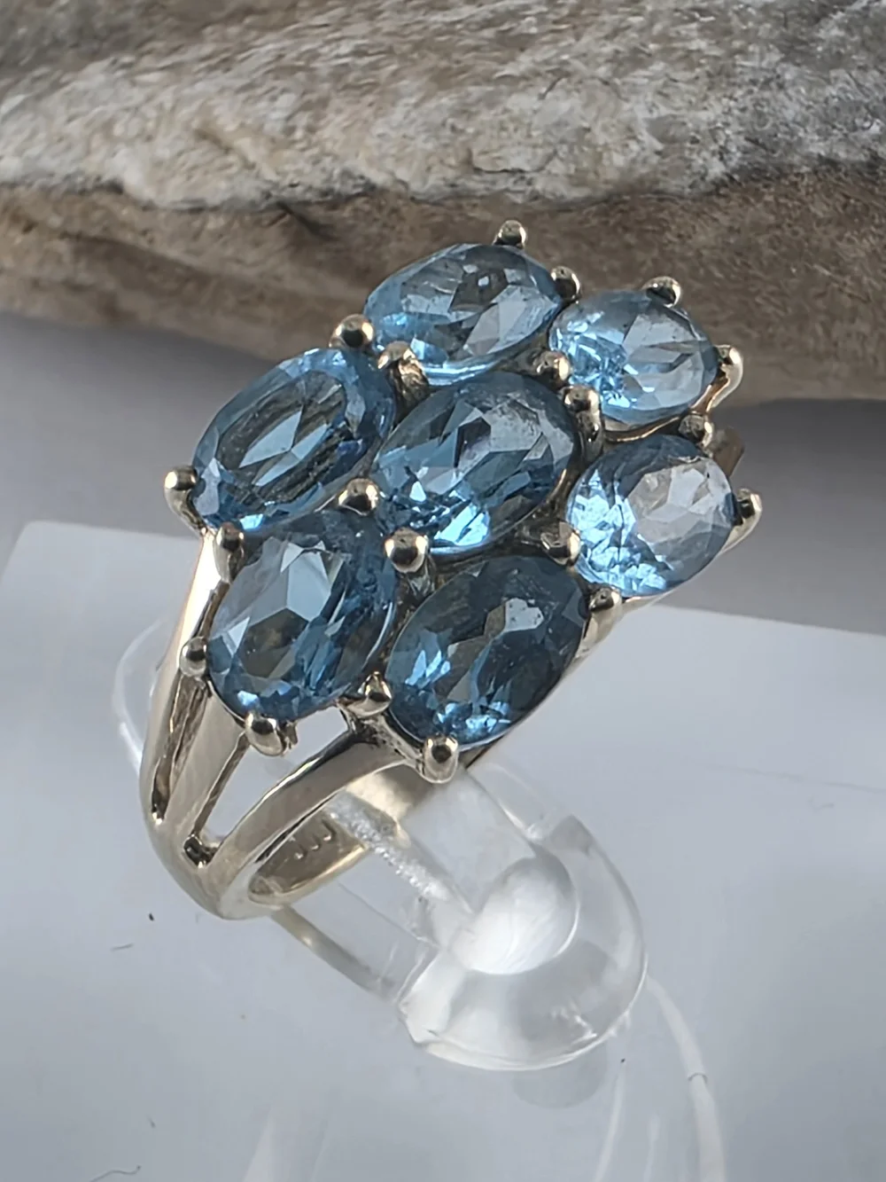 14K Yellow Gold Blue Topaz Cocktail Ring Size 6.5 - Solid Gold!